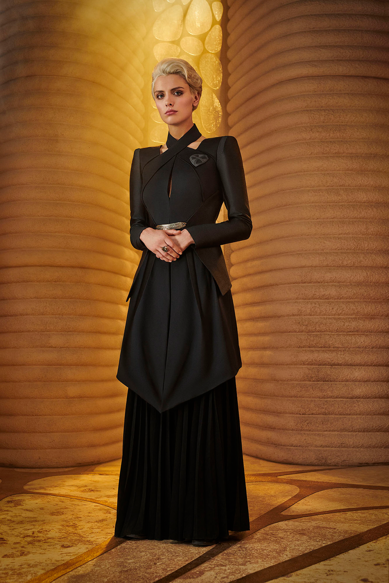 Wallis Day as Nyssa-Vex.